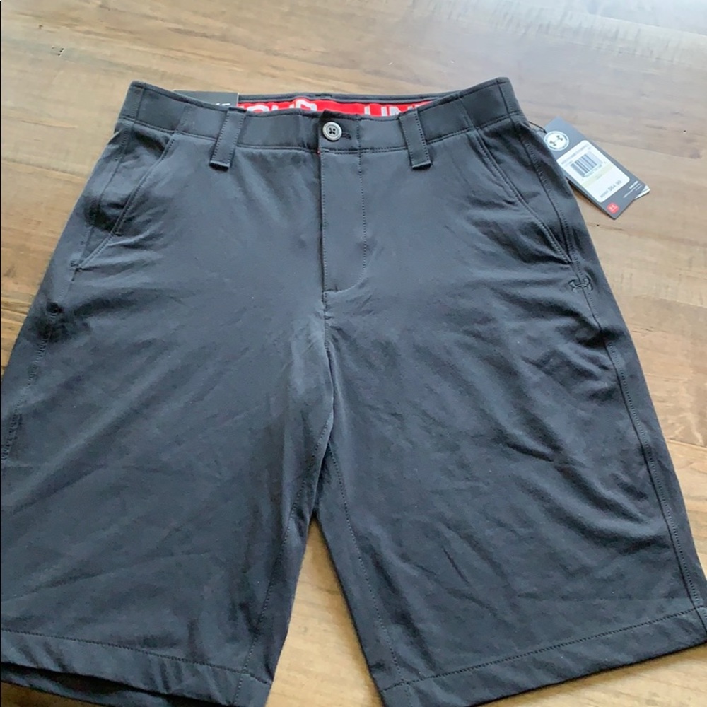 Men’ under armour new shorts
